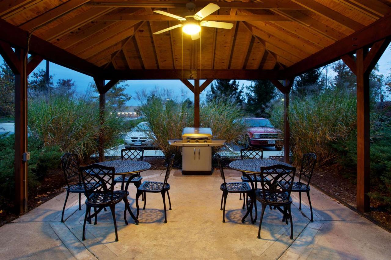Sonesta Simply Suites Cleveland North Olmsted Airport Eksteriør billede