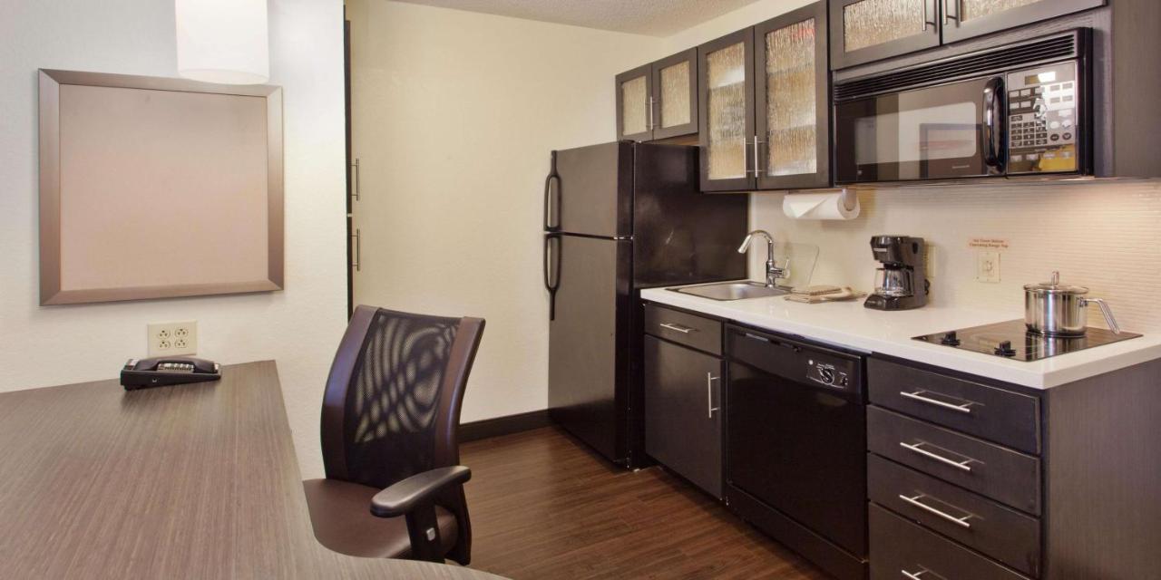 Sonesta Simply Suites Cleveland North Olmsted Airport Eksteriør billede