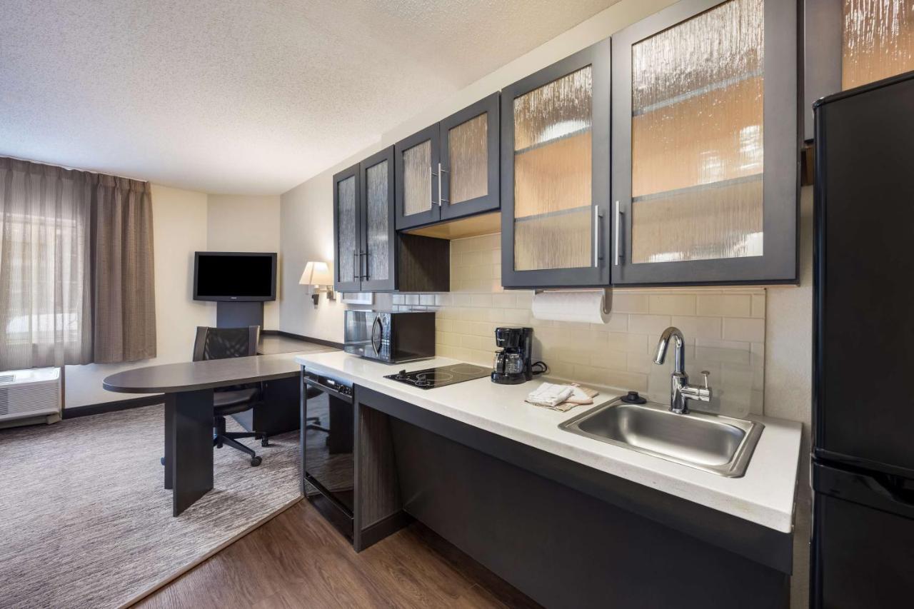 Sonesta Simply Suites Cleveland North Olmsted Airport Eksteriør billede