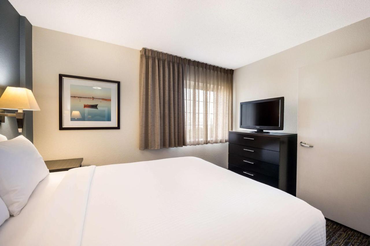 Sonesta Simply Suites Cleveland North Olmsted Airport Eksteriør billede